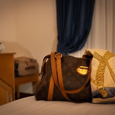 Hotel Iris Genoa Bagian luar foto