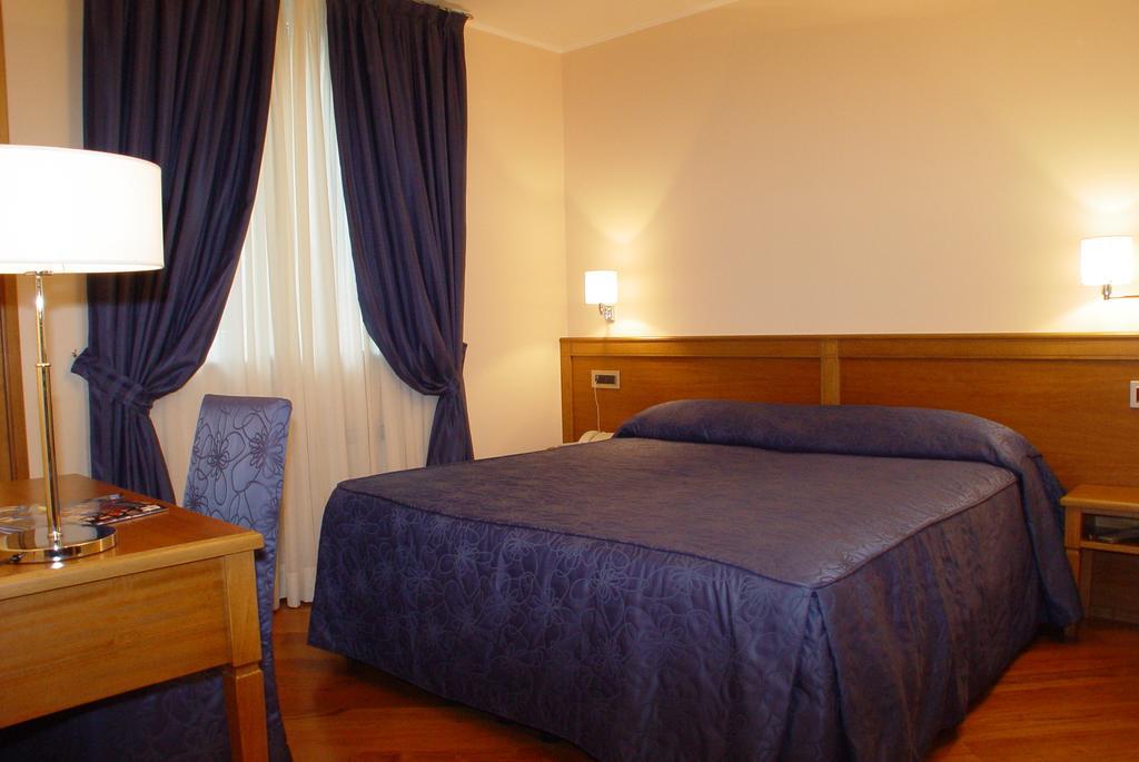 Hotel Iris Genoa Ruang foto