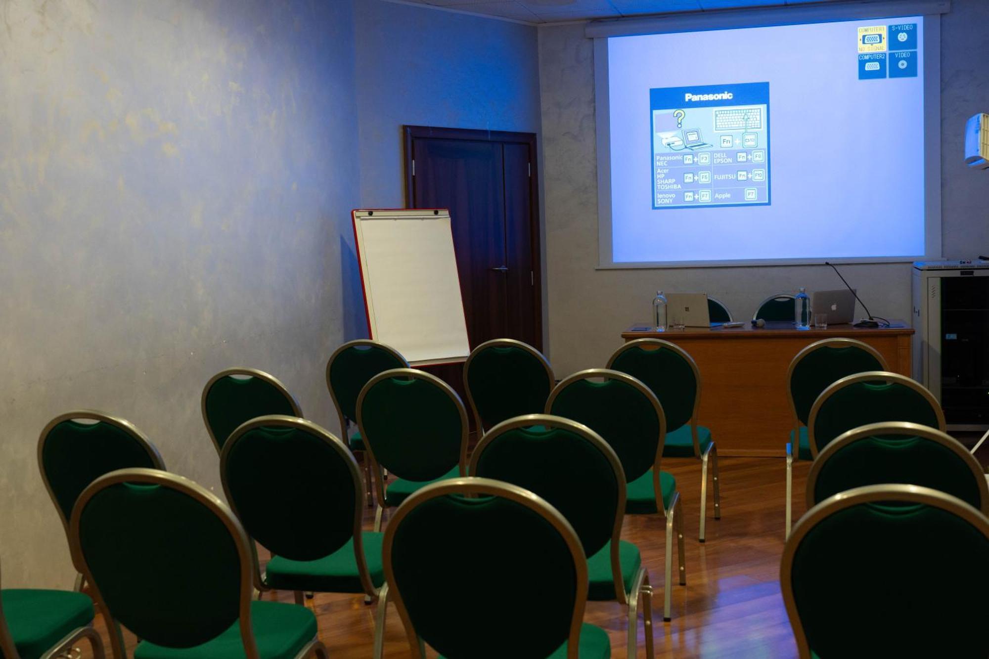 Hotel Iris Genoa Bagian luar foto