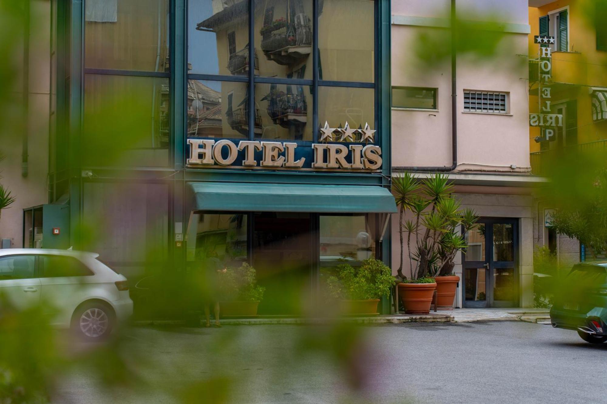 Hotel Iris Genoa Bagian luar foto