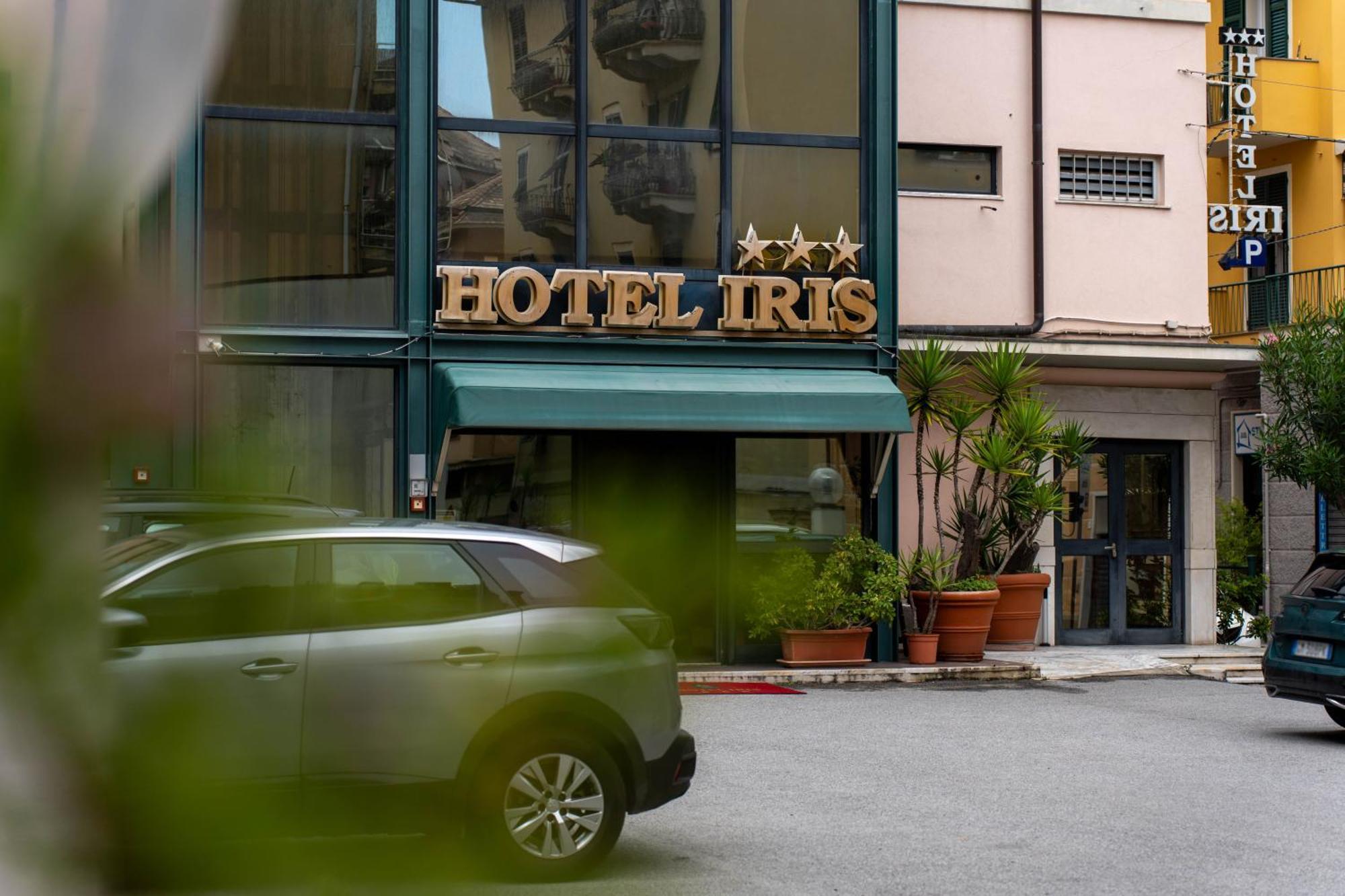 Hotel Iris Genoa Bagian luar foto