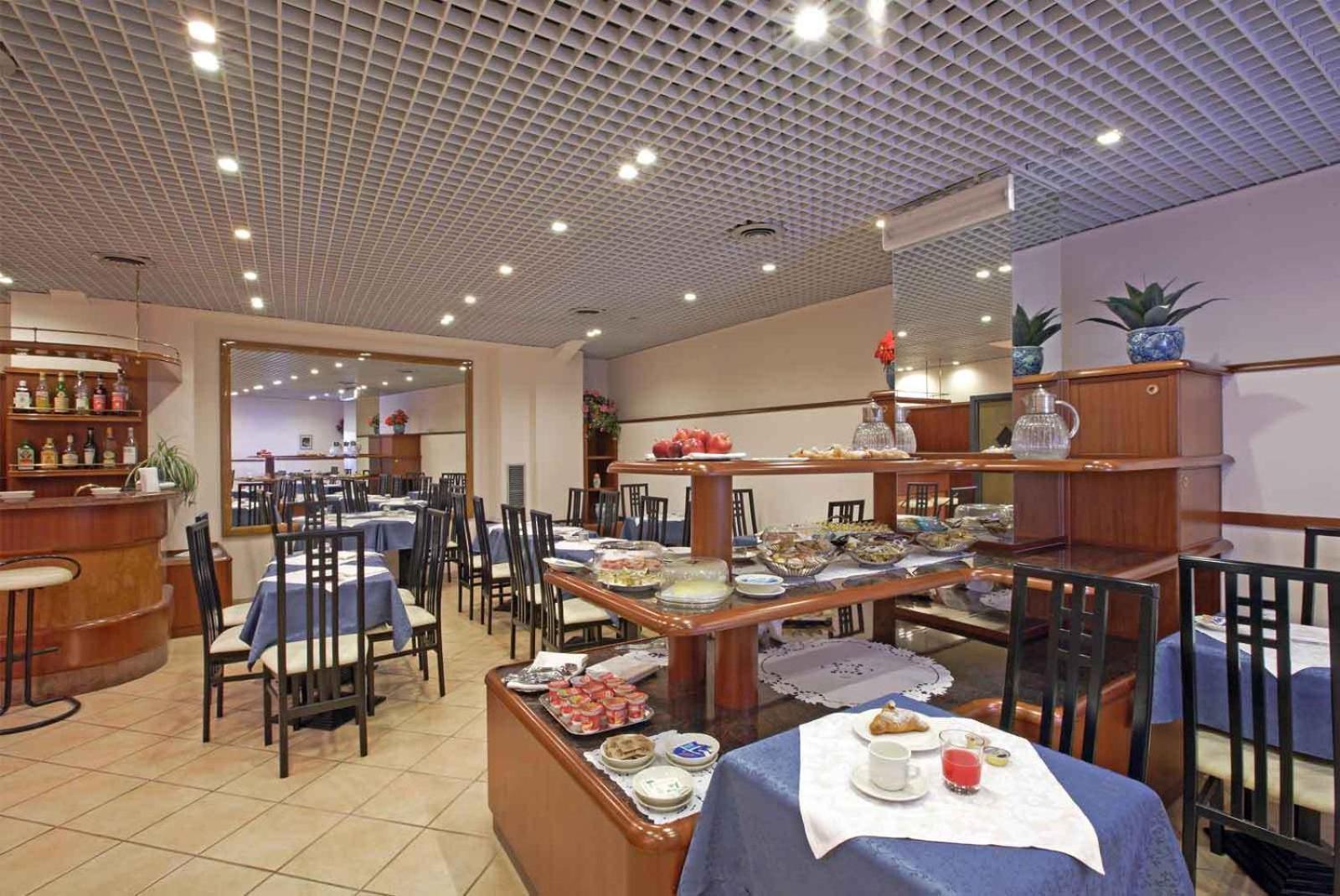 Hotel Iris Genoa Bagian luar foto