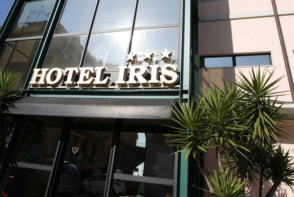 Hotel Iris Genoa Bagian luar foto