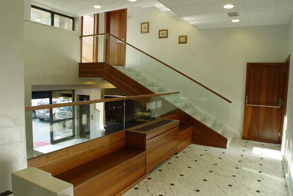 Hotel Iris Genoa Bagian luar foto
